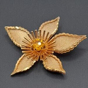 Vintage 1950s Gold Tone Rhinestone Metal Flower Brooch - 2 1/4 Inches